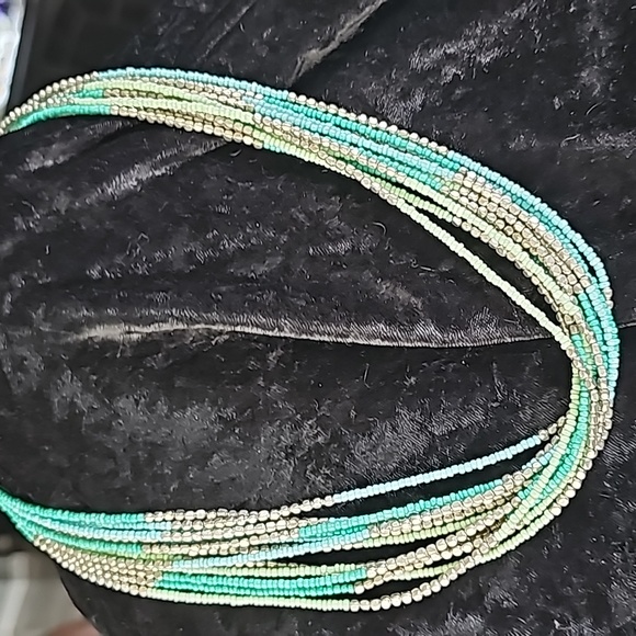 COPY - GORGEOUS Native American Indian Necklace made with beads. 22 inches long. - Picture 4 of 6